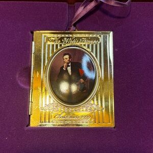 Gold Commemorative Ornament with Historical Portrait